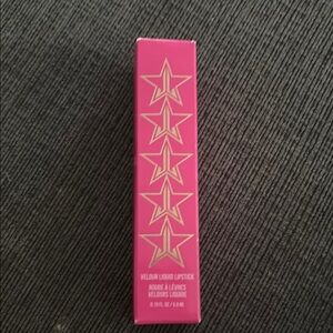 Vibrant Pink Matte Lipstick Long-lasting Glamour